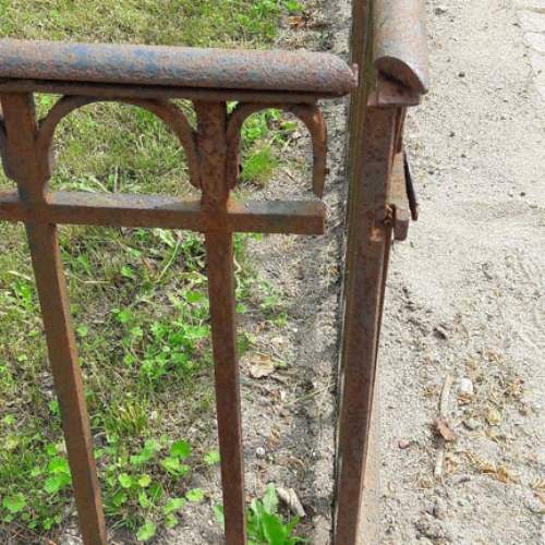 Renovering av järnstaket, kedjor och kors på kyrkogård - Galleribild 2