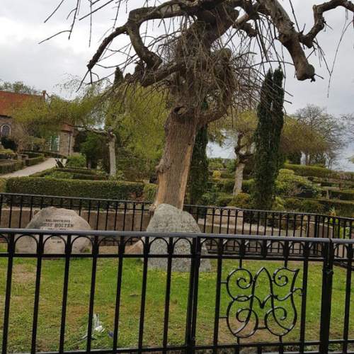 Renovering av järnstaket, kedjor och kors på kyrkogård - Galleribild 5