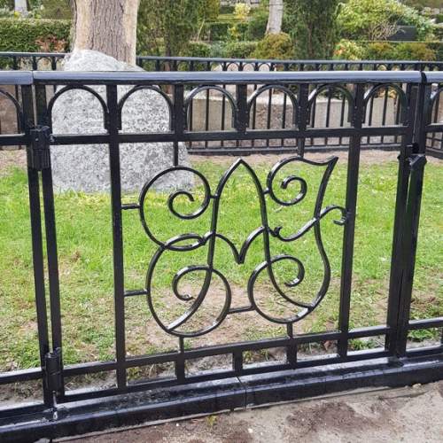 Renovering av järnstaket, kedjor och kors på kyrkogård - Galleribild 6