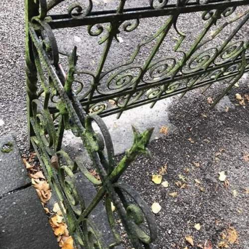 Renovering av järnstaket, kedjor och kors på kyrkogård - Galleribild 7