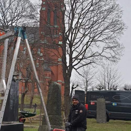 Säkring av kulturhistoriska gravstenar på Sankt Johannes Kyrkogård - Galleribild 1