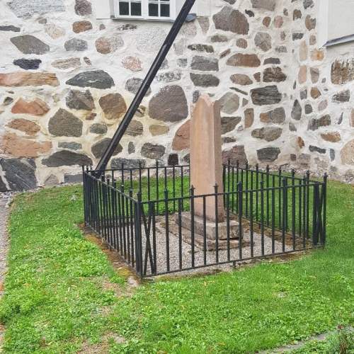 Säkring av kulturhistoriska gravstenar på Värmdö Kyrkogård - Galleribild 1