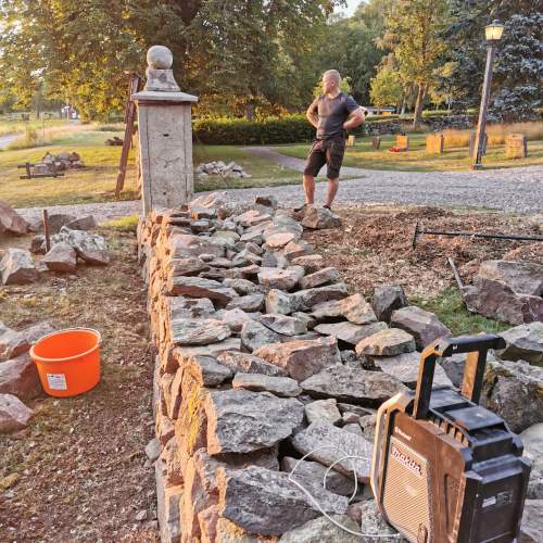 Vi renoverar kulturhistorisk bruks- och kallmur - Galleribild 19