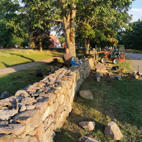 Vi renoverar kulturhistorisk bruks- och kallmur - Galleribild 37